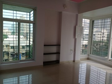 Room in 2 BHK Apartment at Lokhandwala Complex, Andheri West – for Rent
