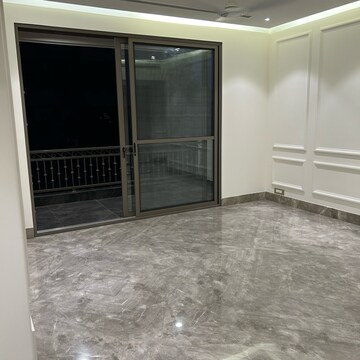 Room in 5 BHK Builder Floor at Vasant Vihar – for Sale
