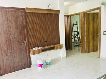 Room in 4 BHK Villa at Sahastradhara Road – for Sale