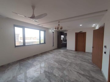 Room in 3 BHK Builder Floor at Sector 88 – for Sale