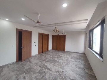 Room in 3 BHK Builder Floor at Sector 88 – for Sale