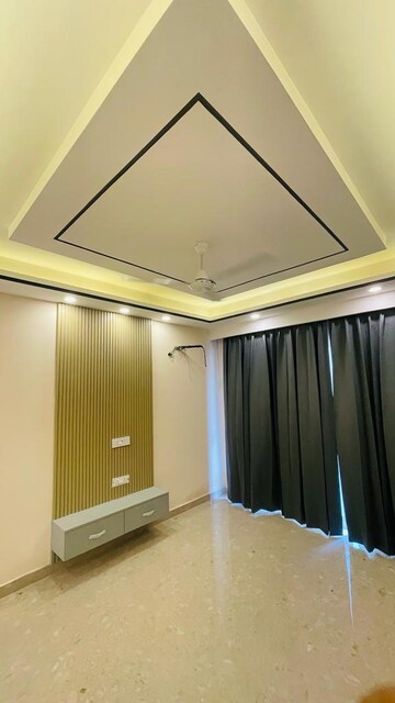Room in 4 BHK Builder Floor at Sector 67a – for Sale