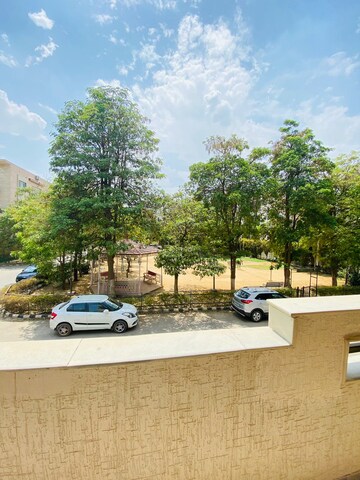 Parking in 2.5 BHK Builder Floor at Kohli One Malibu Town, Sector 47 – for Sale