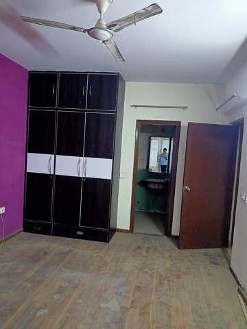 Room in 3 BHK Apartment at Ramprastha Primera, Sector 37d – for Sale