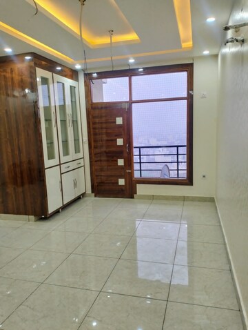Room in 3 BHK Builder Floor at Sector 40 – for Sale