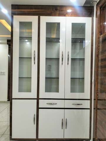 Building Lobby in 3 BHK Builder Floor at Sector 40 – for Sale