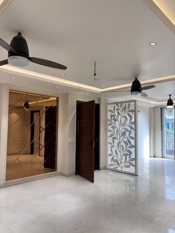 Bedroom in 4 BHK Builder Floor at Sainik Plaza, Sector 49 – for Sale