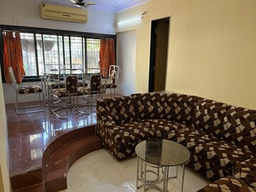 Living Room in 3 BHK Apartment at Seven Bunglow – for Rent