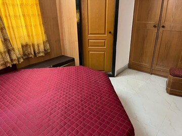 Bedroom in 3 BHK Apartment at Seven Bunglow – for Rent
