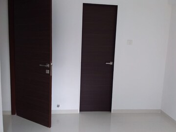 Room in 1 BHK Apartment at Paradigm Ariana Residency, Borivali East – for Sale