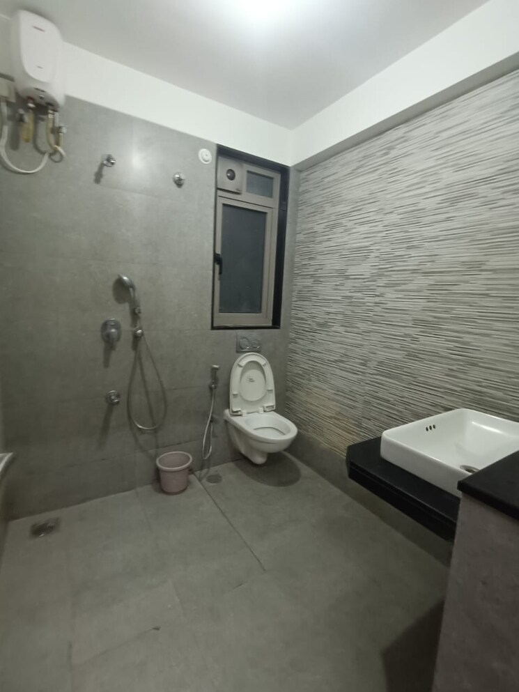 Bathroom, adani-western-heights-sky-apartments 3 Bedroom 1924 Sq.Ft. Apartment In Andheri West Mumbai 7159856