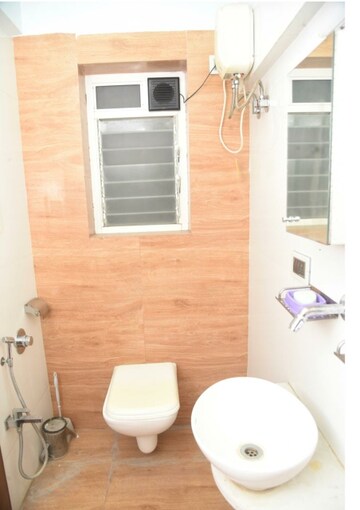 Bathroom in 6 BHK Apartment at Mulund West – for Sale