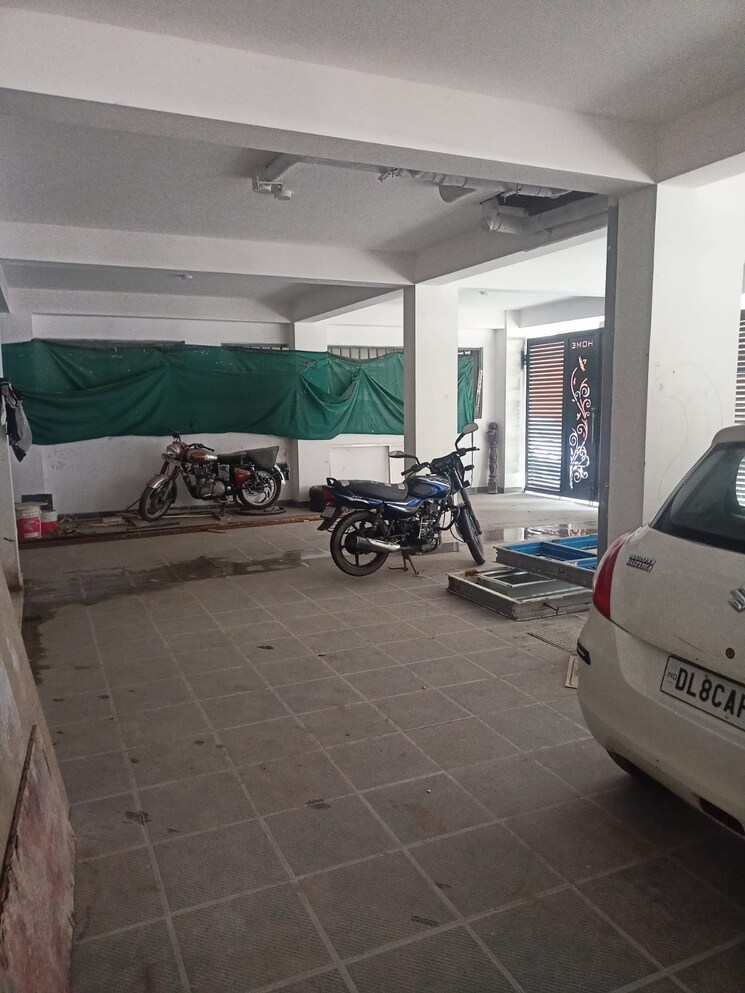  Parking, sector 105 3 Bedroom 991 Sq.Ft. Builder Floor In Sector 105 Gurgaon 7159862