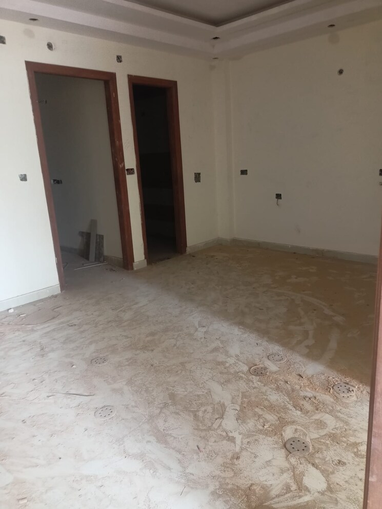 Room, sector 105 3 Bedroom 991 Sq.Ft. Builder Floor In Sector 105 Gurgaon 7159862