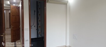 Room in 4 BHK Builder Floor at Janakpuri – for Sale
