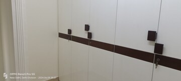 Furnished Amenities in 4 BHK Builder Floor at Janakpuri – for Sale