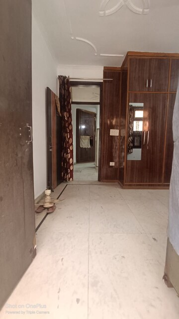 Room in 2 BHK Builder Floor at Raghu Nagar – for Sale