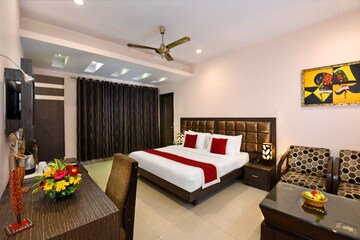 Bedroom in 3 BHK Builder Floor at Sector 30 – for Sale