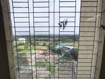 Room in 2 BHK Apartment at Mukta Residency Phase 2, Shilphata – for Rent