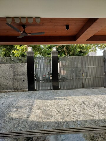 6+ BHK Independent House – Exterior View View at RWA Apartments Sector 116, Sector 116 - for Sale