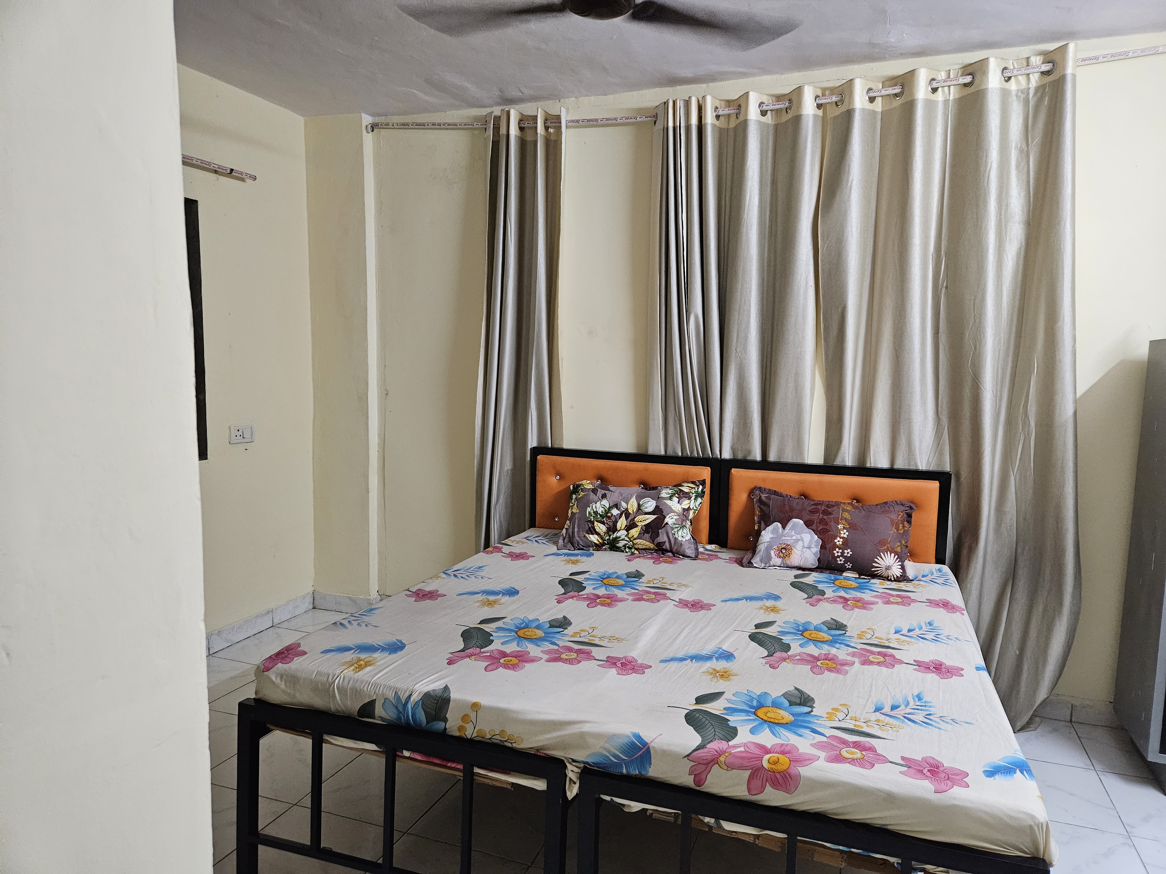 Pg For Boys & Girls in Airoli Navi Mumbai  7164189