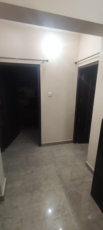 Room in 5 BHK Independent House at Gomti Nagar – for Sale