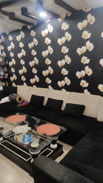 Master Bedroom in 5 BHK Independent House at Gomti Nagar – for Sale