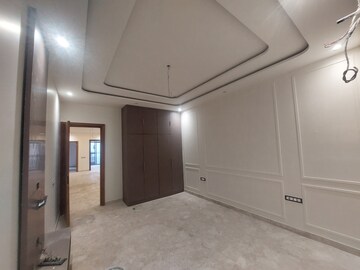 Bedroom in 3 BHK Builder Floor at Mahendra Park – for Sale