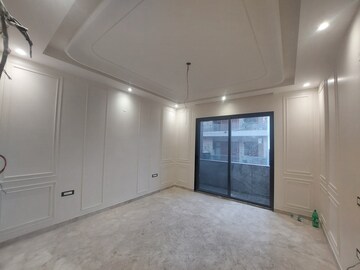 Building Lobby in 3 BHK Builder Floor at Mahendra Park – for Sale