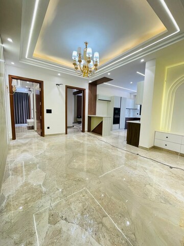 Room in 4 BHK Builder Floor at Ansal API Versalia, Sector 67a – for Sale