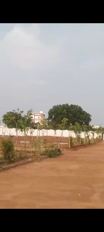  Plot For Sale in Vantimamidi