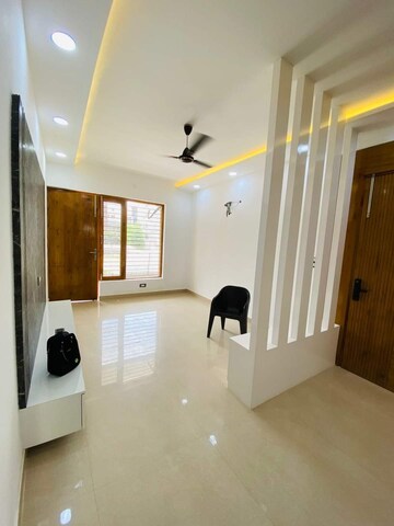 Room in 3 BHK Builder Floor at Sector 85 – for Sale