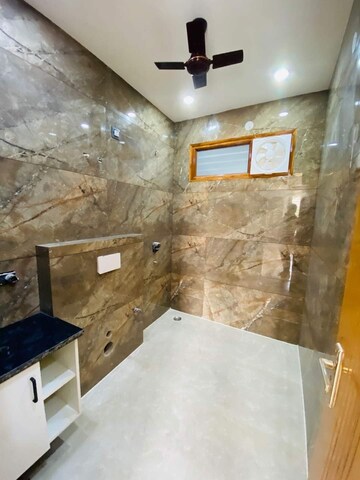 Furnished Amenities in 3 BHK Builder Floor at Sector 85 – for Sale