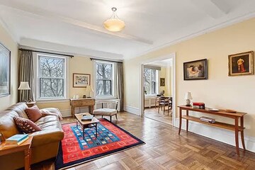 Bedroom in 3 BHK Builder Floor at Greater Kailash ii – for Sale