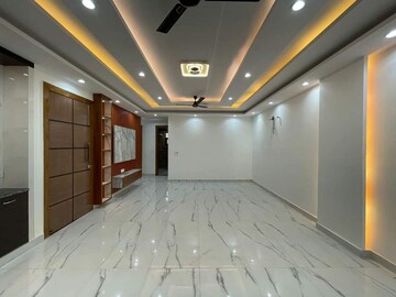 Room in 4 BHK Builder Floor at Sector 16 – for Sale