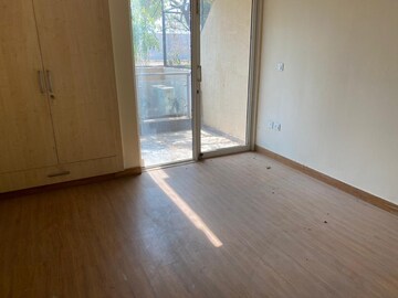 Room in 3.5 BHK Builder Floor at Ansal API Esencia, Sector 67 – for Sale