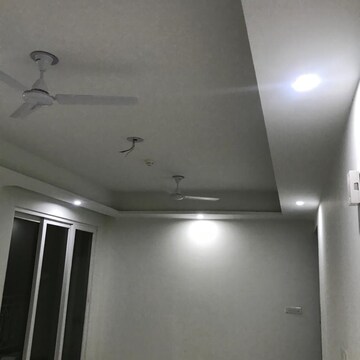 Room in 2.5 BHK Apartment at Mahagun Mirabella, Sector 79 – for Sale