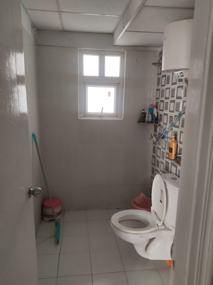 Bathroom, tulsiani-luvnest 3 Bedroom 1560 Sq.Ft. Apartment In Vrindavan Yojna Lucknow 7165798