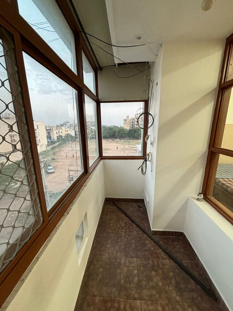 Balcony, vip road 1 Bedroom 775 Sq.Ft. Apartment In Vip Road Zirakpur 7165955