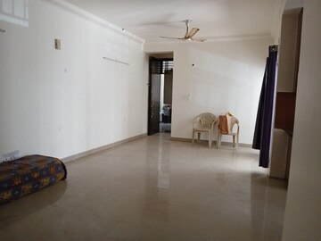 Room in 2 BHK Apartment at Panchsheel Greens, Sector 16 Greater Noida – for Sale