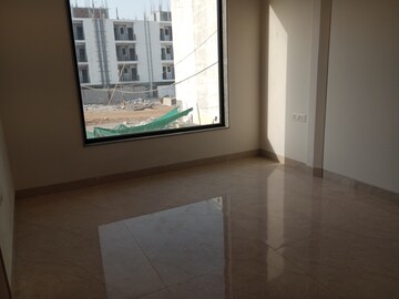 Room in 4 BHK Builder Floor at South City 2 – for Sale