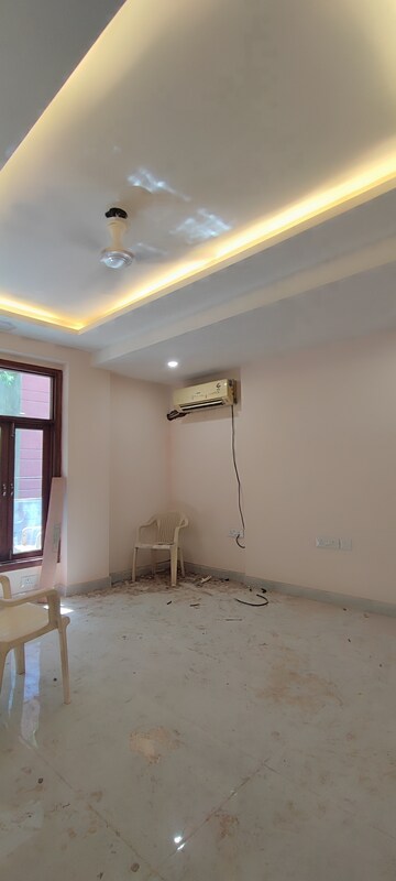 Room in 3 BHK Builder Floor at Chattarpur – for Sale