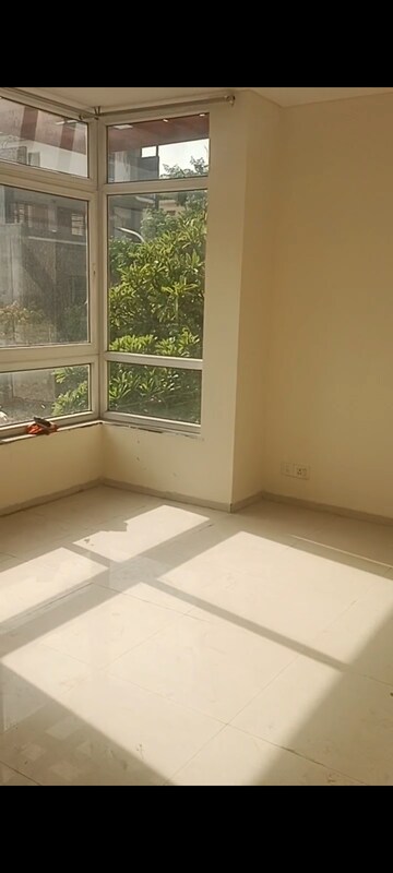 Balcony in 4 BHK Builder Floor at BPTP Parkland Pride, Sector 77 – for Sale