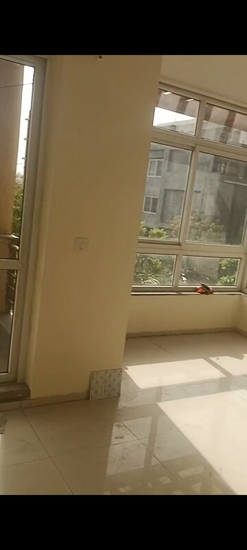 Furnished Amenities in 4 BHK Builder Floor at BPTP Parkland Pride, Sector 77 – for Sale