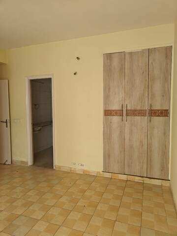 Room in 2 BHK Apartment at BPTP Princess Park, Sector 86 – for Sale