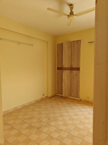 Room in 2 BHK Apartment at BPTP Princess Park, Sector 86 – for Sale