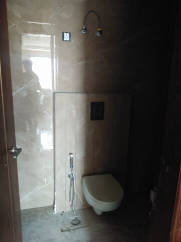 Bathroom in 3 BHK Builder Floor at BPTP Eden Estate, Sector 81 – for Sale