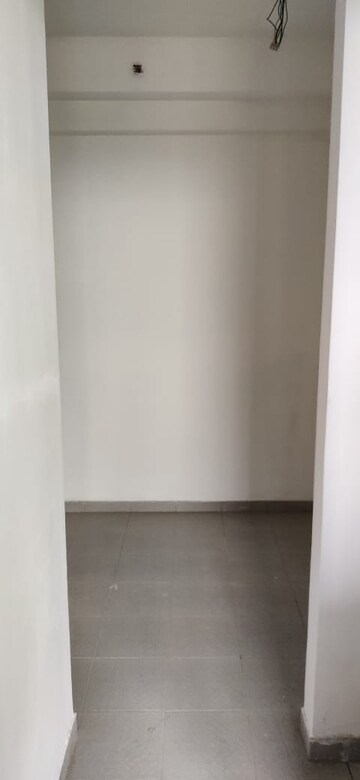 Room in 4 BHK Apartment at Godrej Icon, Sector 88a – for Sale