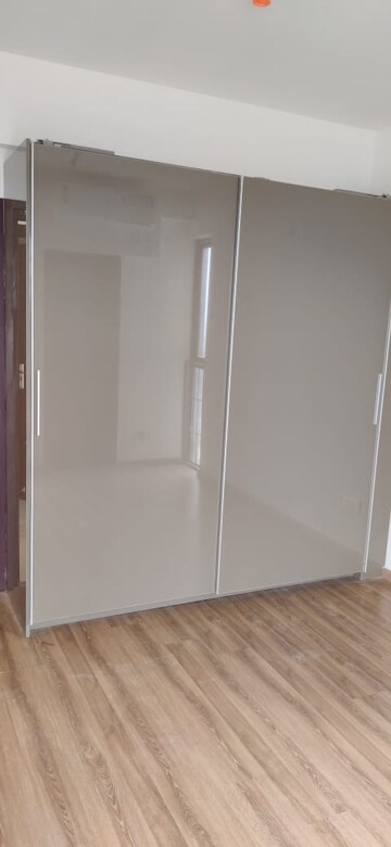 Room in 4 BHK Apartment at Godrej Icon, Sector 88a – for Sale
