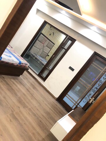 Furnished Amenities in 3 BHK Builder Floor at Vijay Park – for Sale